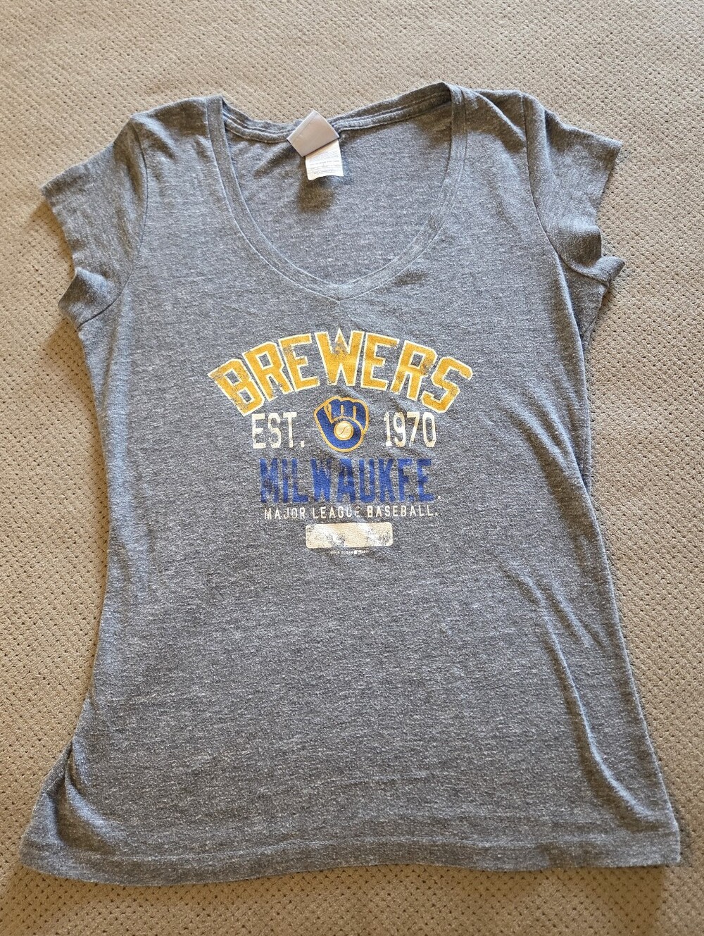 Milwaukee Brewers MLB Genuine Merchandise women's large gray vneck short sleeve